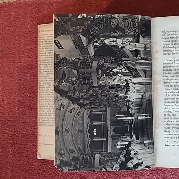 A DRAGON APPARENT TRAVELS IN INDO-CHINA BY NORMAN LEWIS - Picture 9 of 16